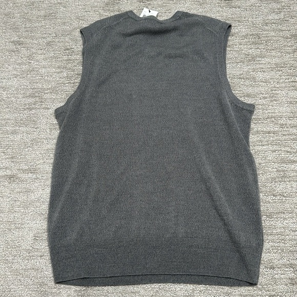 Men’s Gray Sweater Vest - Picture 3 of 3